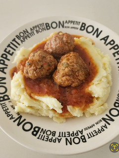 Una foto de Albóndigas con puré