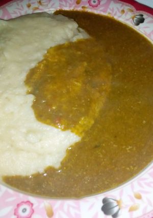A picture of Tuwon semovita da miyan kuka.