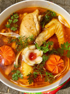 Hình của món Lagu Gà (F2).