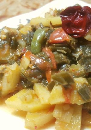 A picture of Hari pyaz Aloo !.