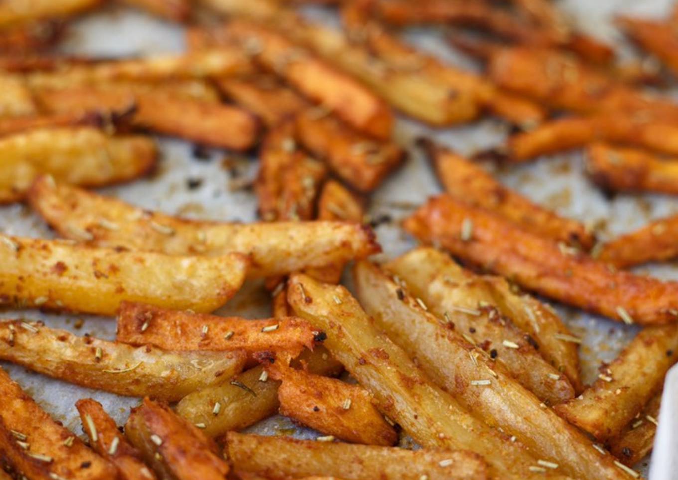 Guarnición saludable de boniato y patata especiados