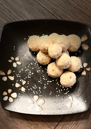 A picture of Tilgul Ladoo.