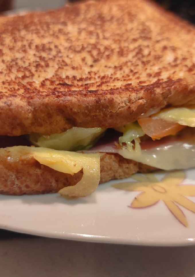 Una foto de Sándwich jamón cocido