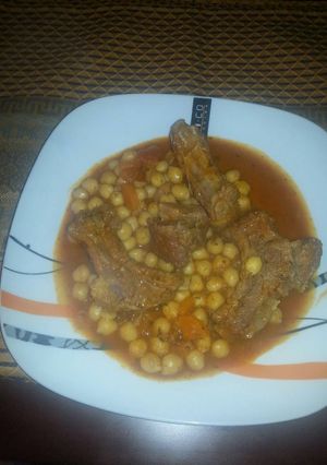 Foto principal de Estofado de costillas de cerdo con garbanzos