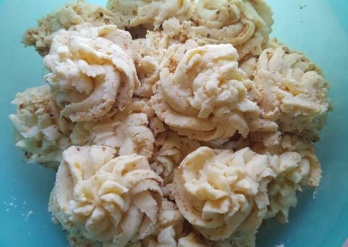 Recipe: Tasty Kue sagu keju lumer