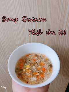 Hình của món Súp quinoa thịt ức gà.