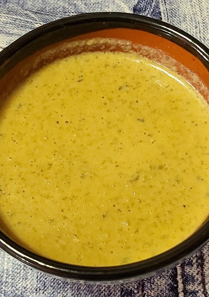 Una foto de Salsa de alcaparras con pimientos piquillo casera