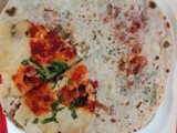 મસાલા લસણ રોટી (Masala Lasan Roti Recipe In Gujarati)