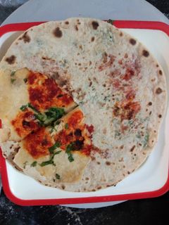 મસાલા લસણ રોટી (Masala Lasan Roti Recipe In Gujarati) રેસીપી મુખ્ય ફોટો
