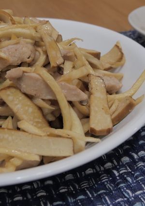 絞白筍豆乾絲炒肉片 的食譜成品照片