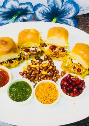 A picture of #Dabeli.