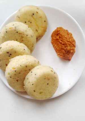A picture of Carrot idli.