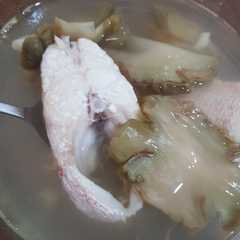 A picture of Sup ikan kakap merah.