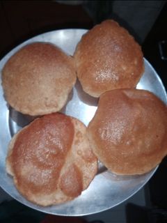 नमक अजवाइन की पूड़ी (Namak ajwain ki puri recipe in hindi) रेसिपी मुख्य फोटो