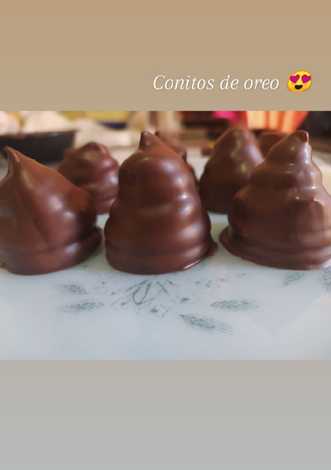 Una foto de Conos de oreo y dulce de leche