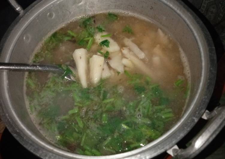 Bagaimana Menyiapkan Sup keladi rasa ayam bawang Anti Gagal