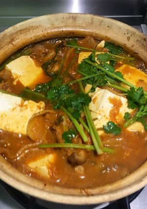 Foto resep Korean Kimchi Soup in Pot