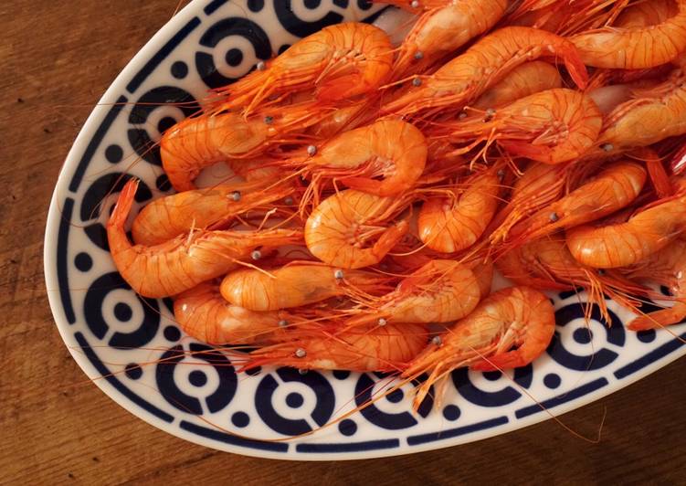 Salted poached shrimp, only in season