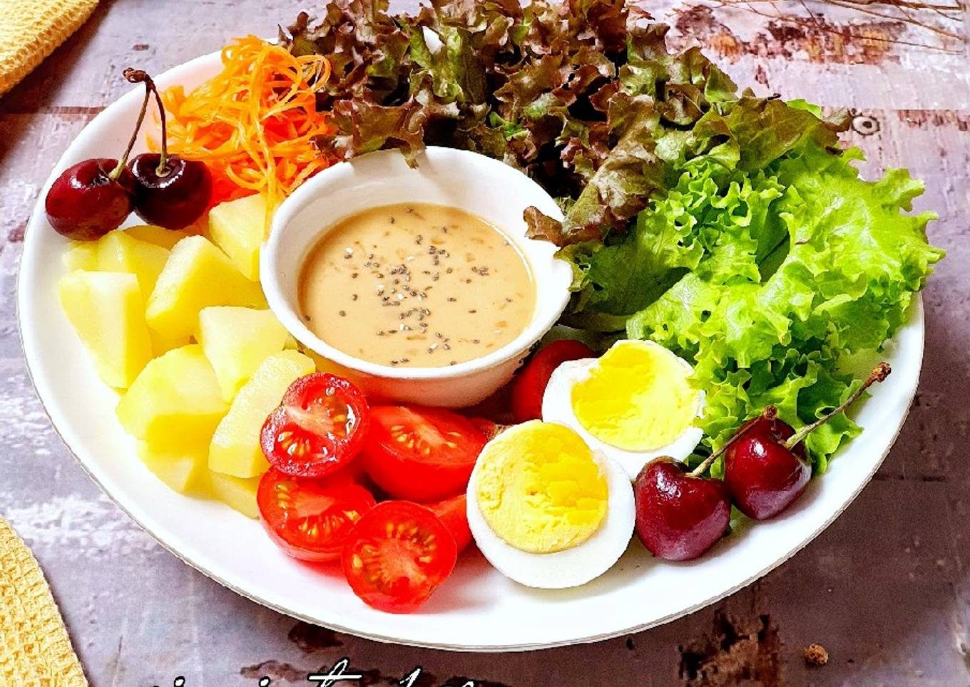 Salad Sayur Saus kacang