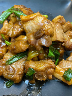 苦茶油拌鹽麴醬燒排骨 的食譜成品照片