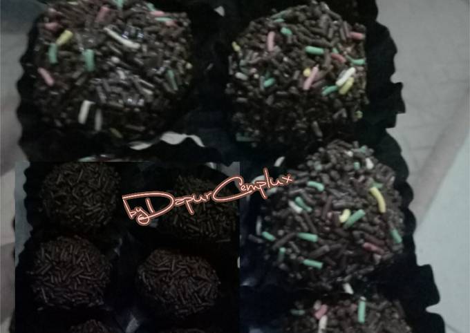 Bola-bola coklat si manis gurih