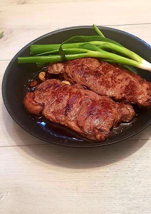 A picture of Strip loin steak.