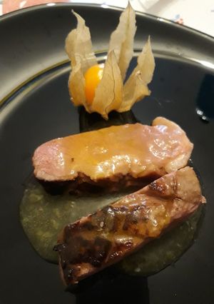 Foto di Petto di anatra cotto a bassa temperatura con salsa di mandarino