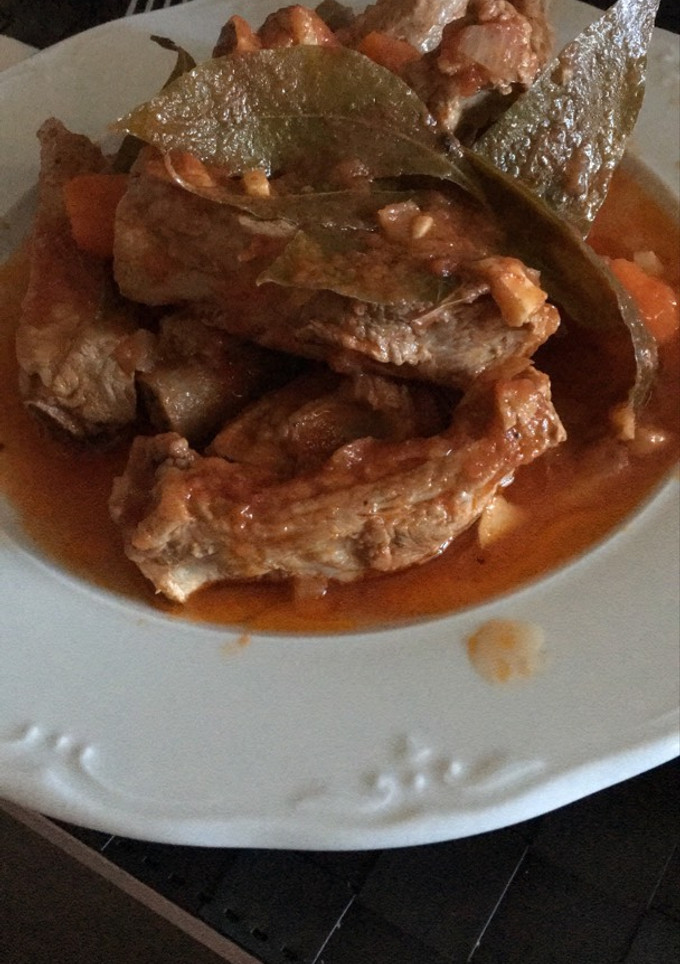 Una foto de Costillas con patatas