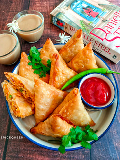 પનીર સમોસા (Paneer samosa recipe in Gujarati) રેસીપી મુખ્ય ફોટો