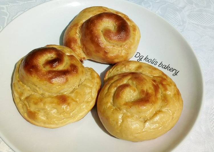 Coiled milk bread