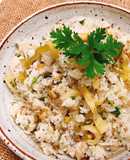 Cơm chiên dưa cải chua và nấm