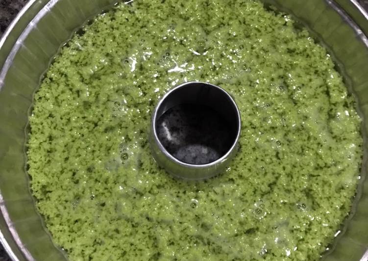 Cara Gampang Menyiapkan Pudding Lumut Pandan Santan, Enak Banget