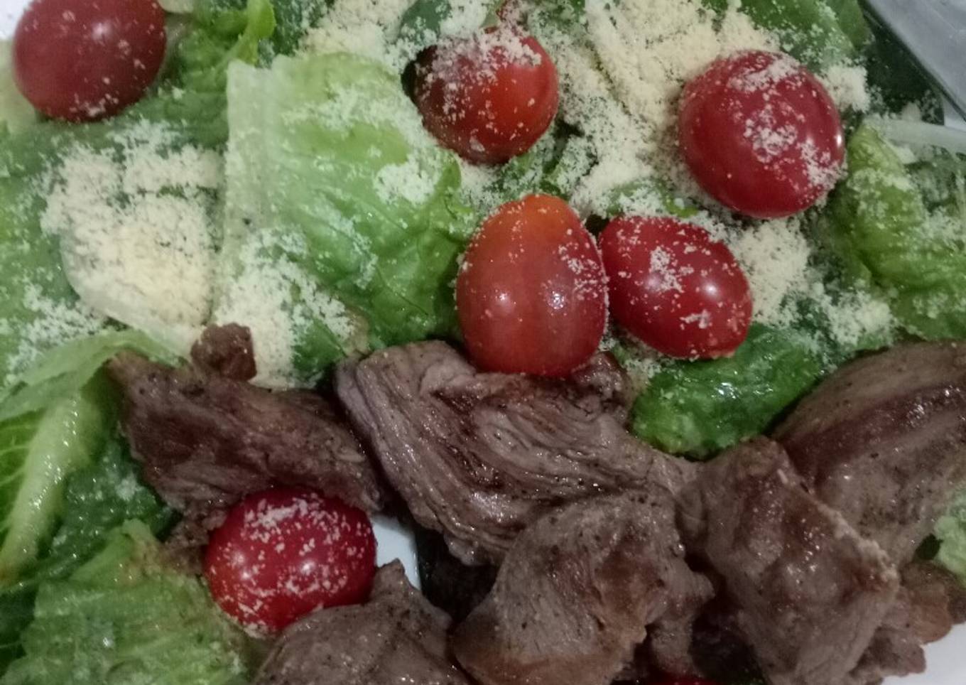 Tenderloin with salad ala ndut