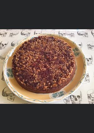 Une photo de Gâteau renversé aux airelles et noix