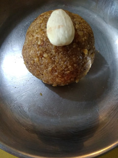 A picture of Chapati ladoo.