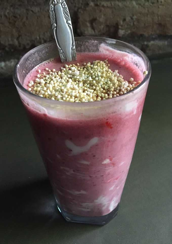 Una foto de Licuado de zarzamora con yogurt