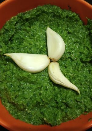 A picture of Green Garlic Chutney.