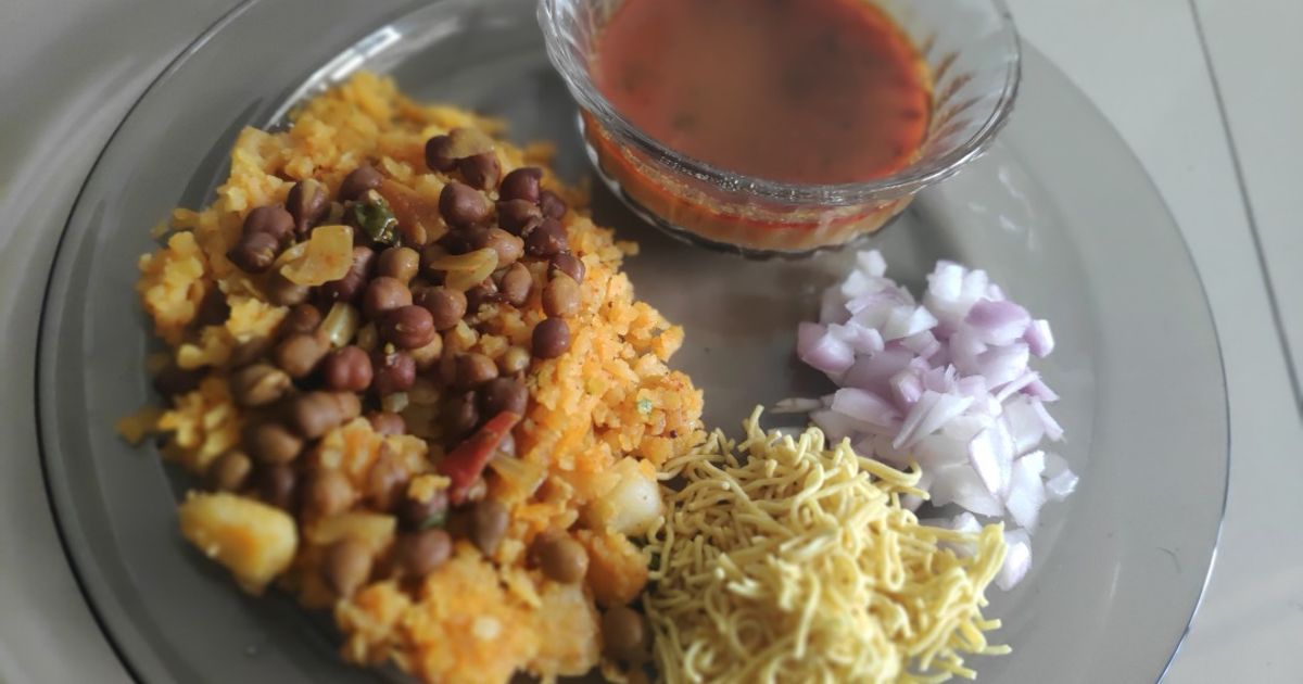 Taari Ropata Taari Poha Recipe by Anoli Vinchhi - Cookpad