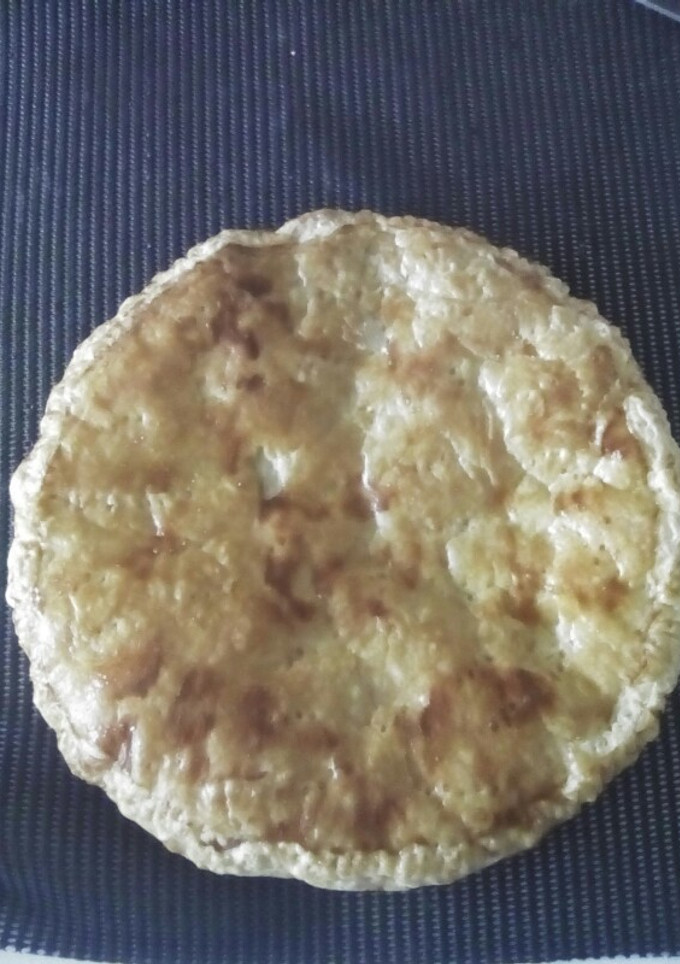 Una foto de Empanada de hojaldre de jamón y queso