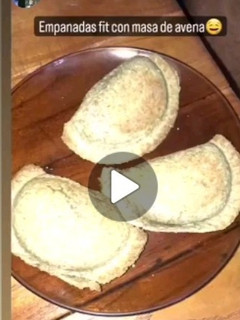 Una foto de Empanadas de pollo con masa de boniato y avena