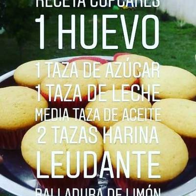 Dirigir Correspondiente la nieve Cupcakes sin manteca 😍! (Fáciles y económicos 😎) Receta de Lorena López -  Cookpad