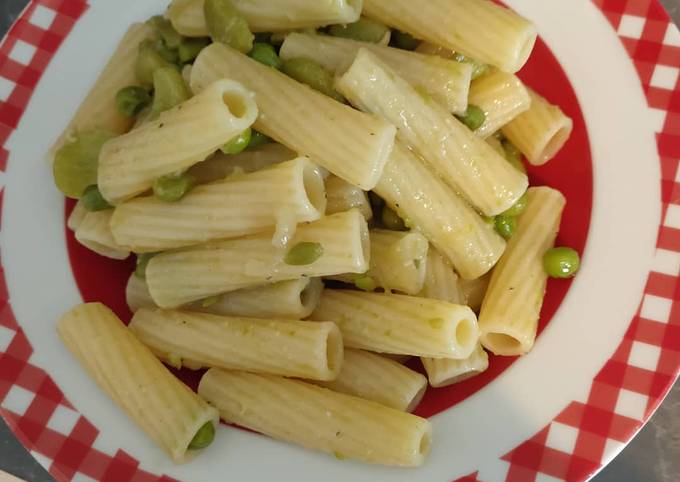 Pasta con i piselli e fave del orto 😋