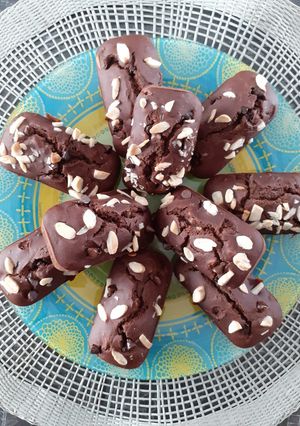 Une photo de Petits Cakes aux Pép de Chocolat et Amandes Concassées / Healthy