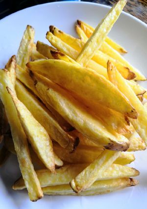 รูปของ เฟรนช์​ฟราย homemade fresh​ cut french​ fries​#airfryer