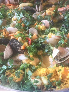 Una foto de Paella de Mariscos