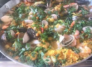 Una foto de Paella de Mariscos