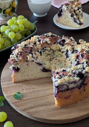 Zdjęcie przepisu Ciasto drożdżowe z jagodami i kruszonką.