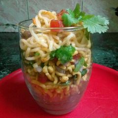 A picture of Onion,tomato chana dal bhujia salad.
