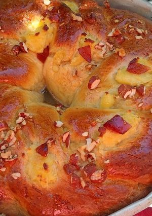 Una foto de Rosca de reyes rellena