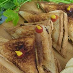 A picture of Spinach masroom grill sandwich.